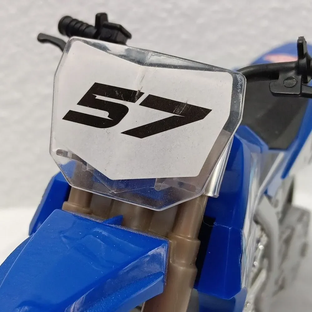 Dickie Toys Wheelie Raiders Yamaha YZ Motorcycle Battery Operated Engine Noises